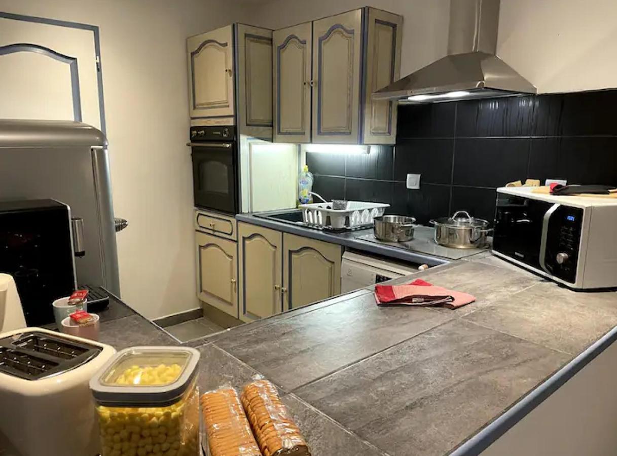 Appartement Avec Parking Gratuit Et Wifi Vierzon Extérieur photo