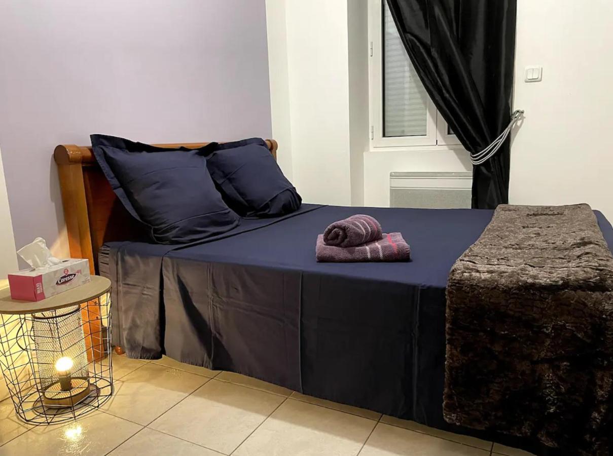 Appartement Avec Parking Gratuit Et Wifi Vierzon Extérieur photo