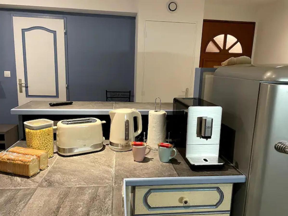 Appartement Avec Parking Gratuit Et Wifi Vierzon Extérieur photo