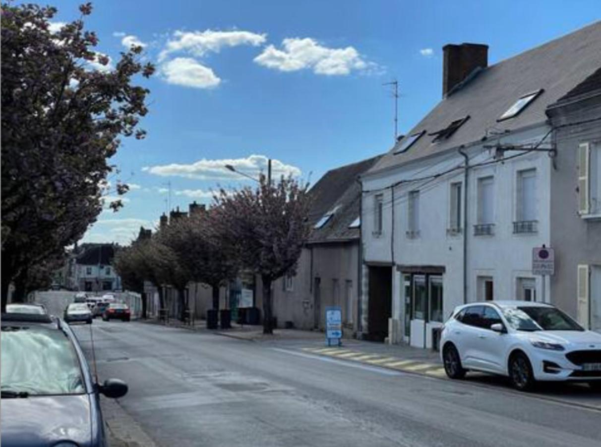 Appartement Avec Parking Gratuit Et Wifi Vierzon Extérieur photo