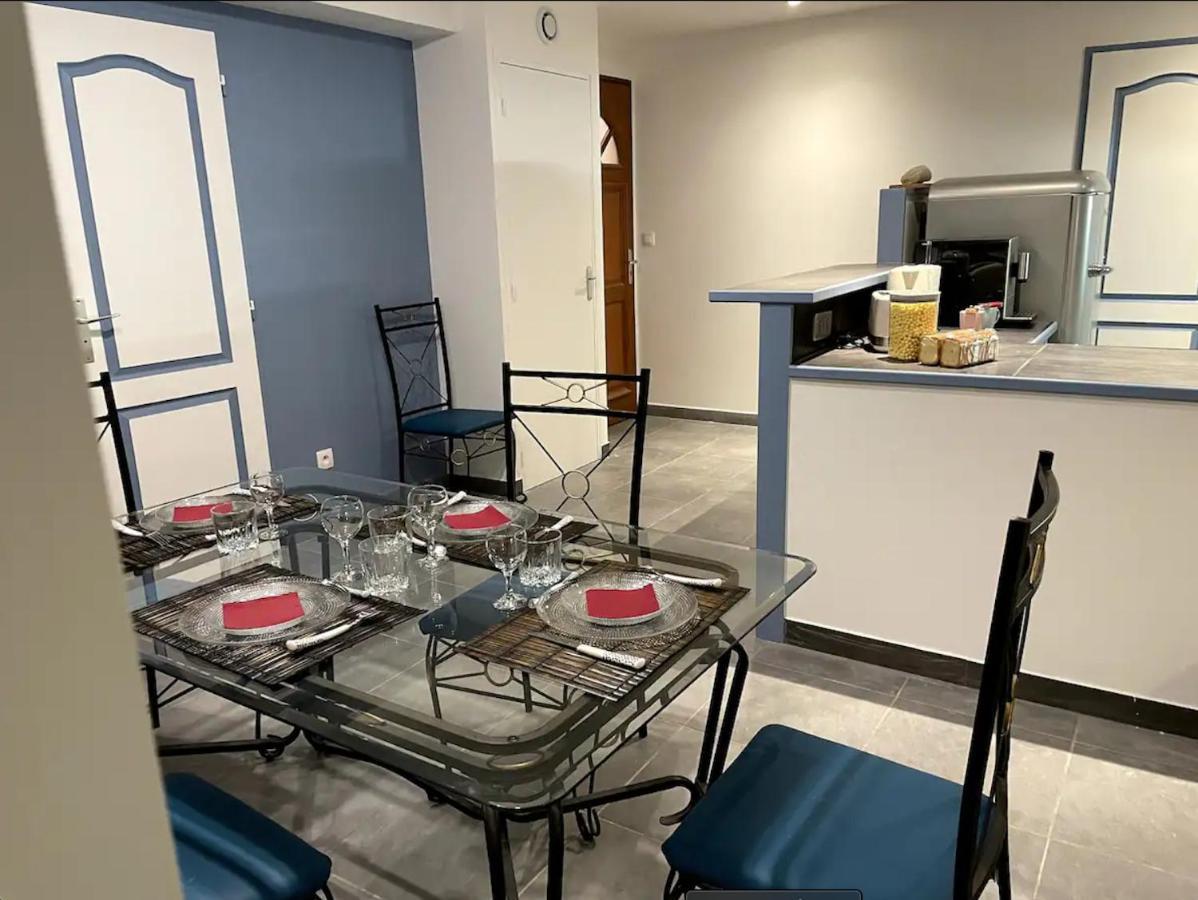 Appartement Avec Parking Gratuit Et Wifi Vierzon Extérieur photo