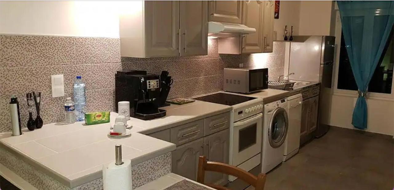 Appartement Avec Parking Gratuit Et Wifi Vierzon Extérieur photo