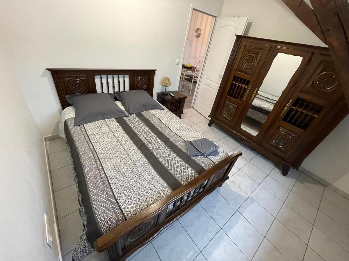 Appartement Avec Parking Gratuit Et Wifi Vierzon Extérieur photo