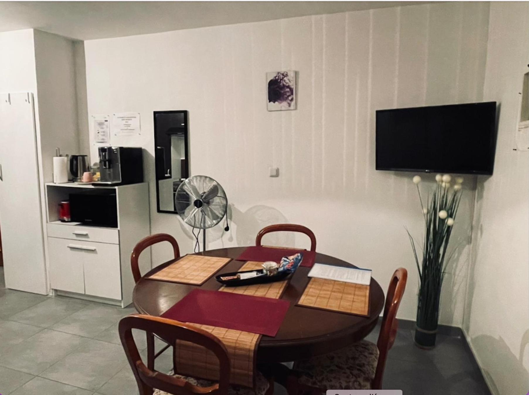 Appartement Avec Parking Gratuit Et Wifi Vierzon Extérieur photo